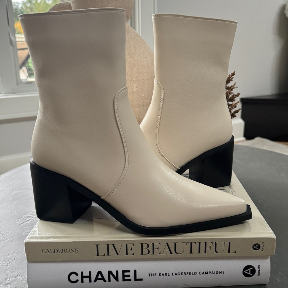 Billini bnib ivory Lynden boots size 8